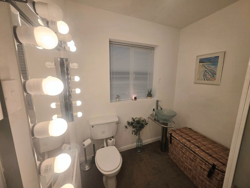 En-Suite- click for photo gallery